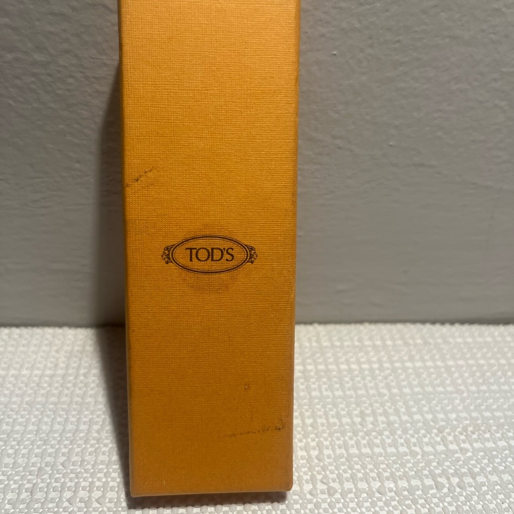 Tod's yellow leather keychain  new